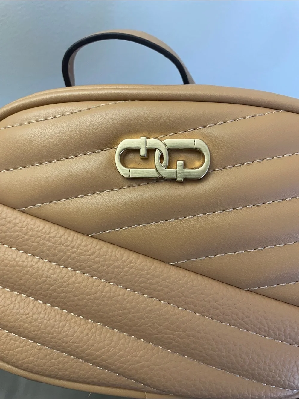 The Unbranded Brand compact tan